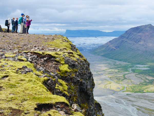 Bachelor in Geosciences: Explore Earth processes, resources & sustainability. Hands-on in lab & field. 3 years, with internship & thesis.