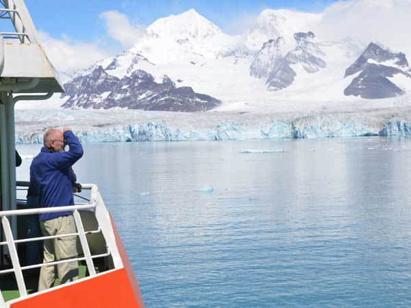 Erdsystem-Forschung: Kontinente, Ozeane, Eis, Atmosphäre und Biosphäre in Wechselwirkung; Klimaphasen, natürliche und menschliche Treiber; Auswirkungen auf Meeresspiegel, Polarzonen und Tropen; Sedimentarchive; Universität Bremen.