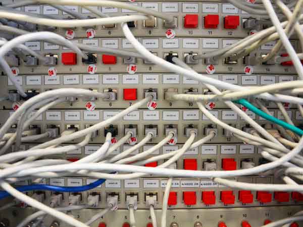 Informationen zur IT-Infrastruktur für Studierende: Angebote wie Computerübungsraum, Remote-Desktop, Virtualisierungs-Host, JupyterLab-Zugang sowie wichtige Kontakte.